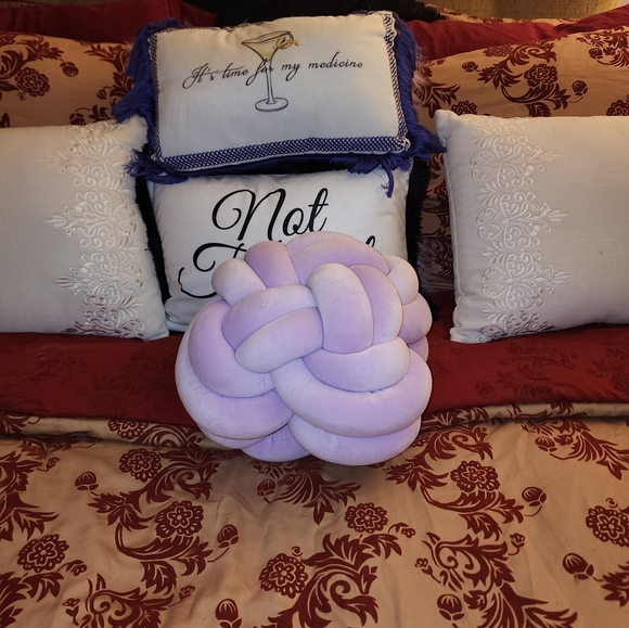 South Steet Loft Knotted Velvet Decorative Pillow - soft green - Picture 3 of 4